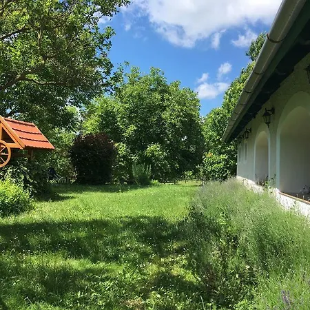 Apartment Oreg Roka Haz